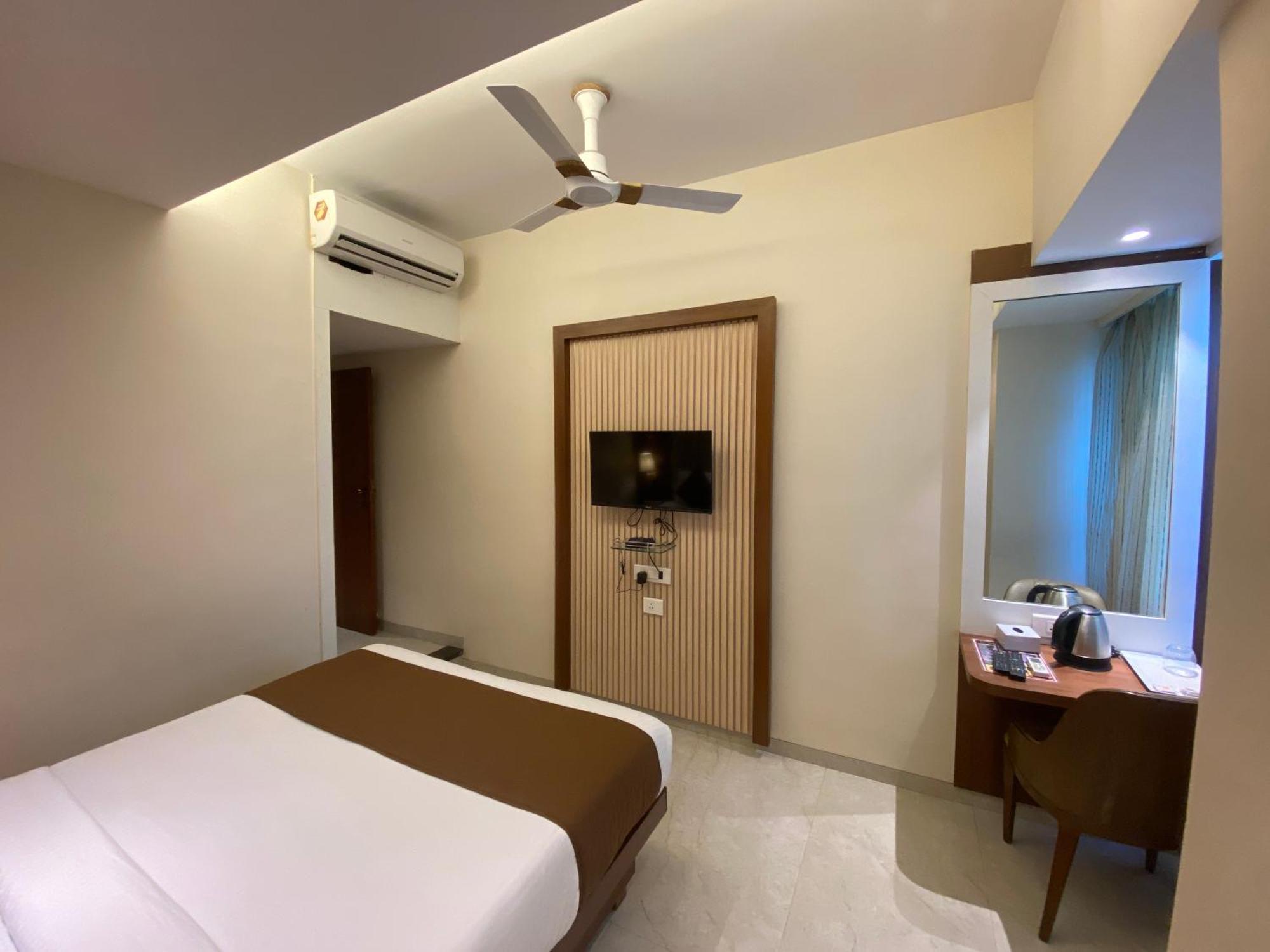 Hotel Czar Inn - Vashi Наві-Мумбаї Екстер'єр фото